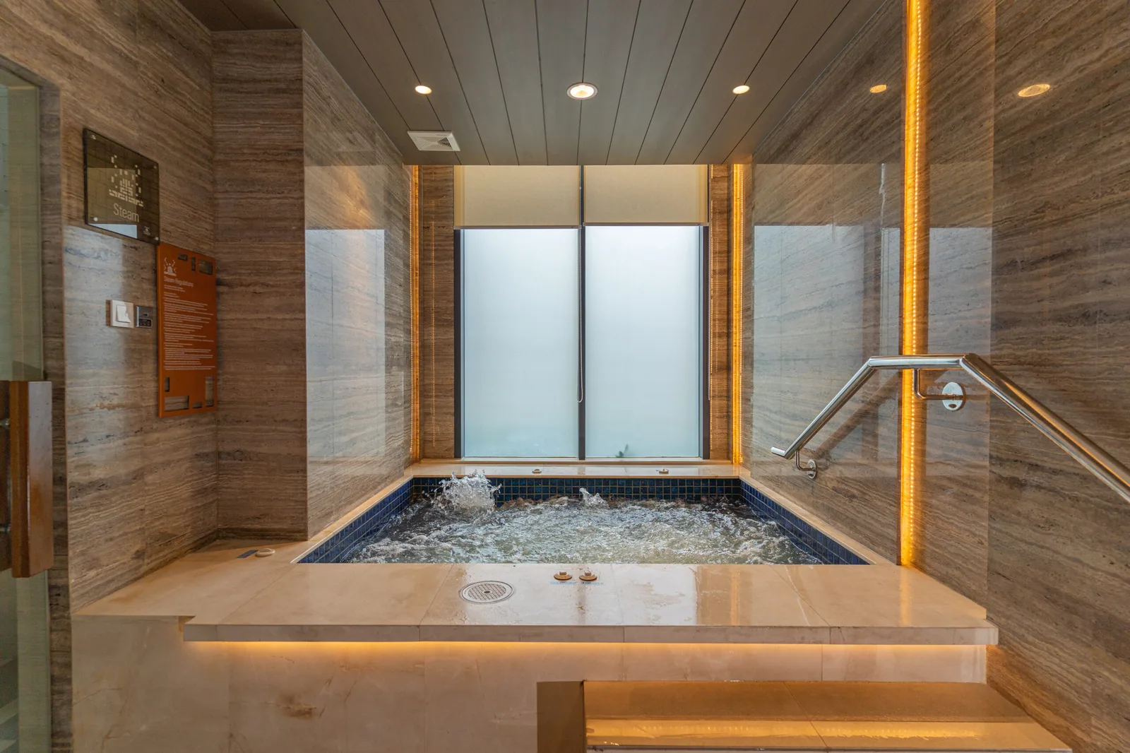 Whirlpool Prime Tower Southgate Residence